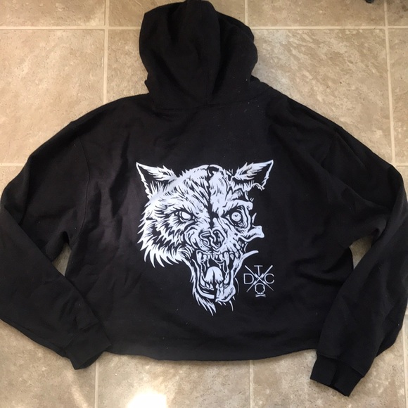 lone wolf sweatshirt